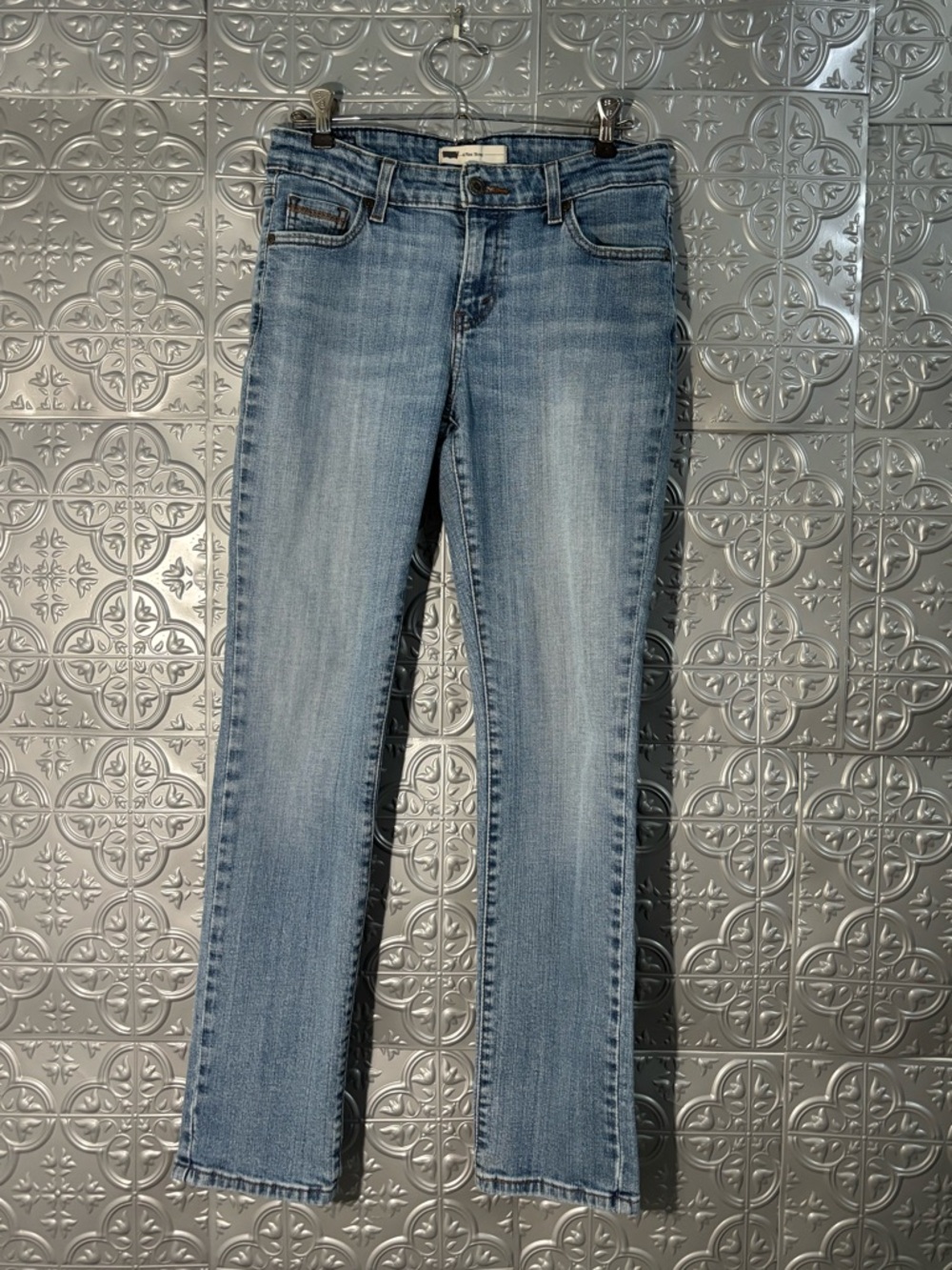 Levi's Mid Rise Straight leg slim Denim Jeans Size 6 line get was 28x32